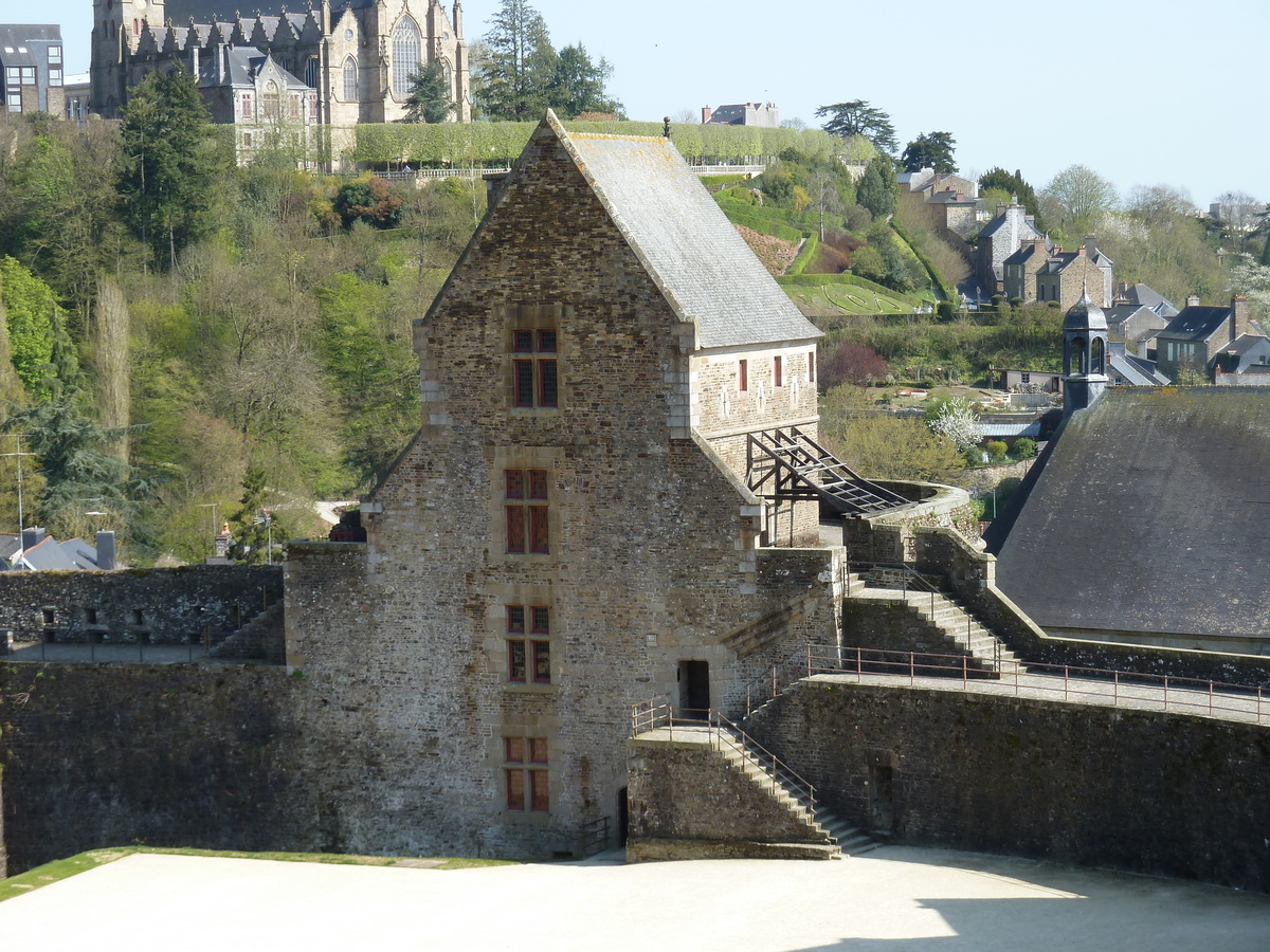 Picture France Fougeres 2010-04 137 - Saving Fougeres