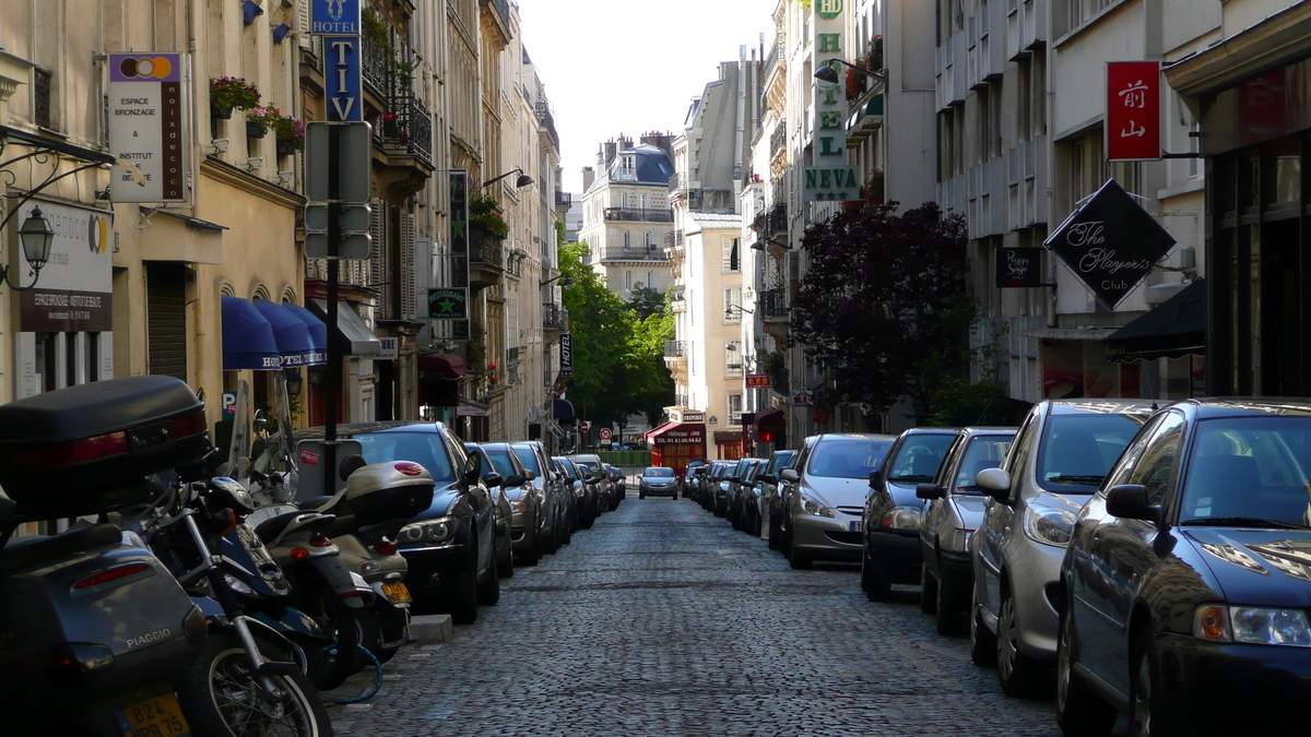 Picture France Paris 17th Arrondissement Avenue de Wagram 2007-05 11 - Sunrise Avenue de Wagram