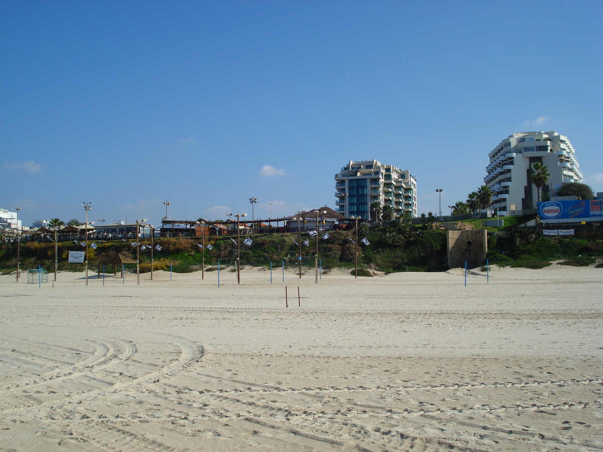 Picture Israel Herzliya 2006-12 107 - Lands Herzliya