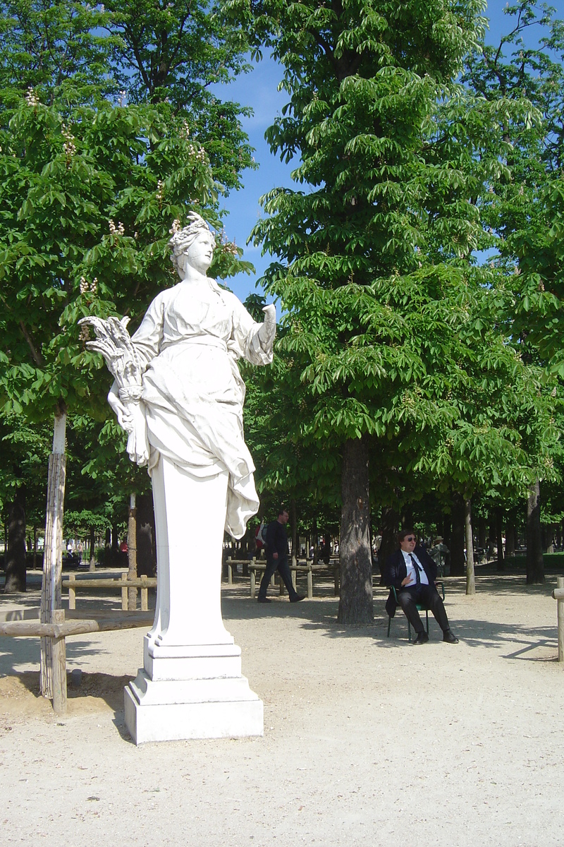 Picture France Paris Garden of Tuileries 2007-05 16 - Cost Garden of Tuileries