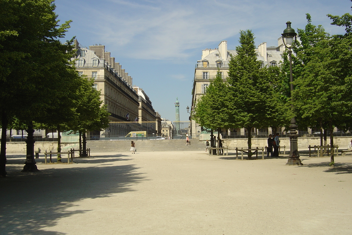 Picture France Paris Garden of Tuileries 2007-05 46 - Transport Garden of Tuileries