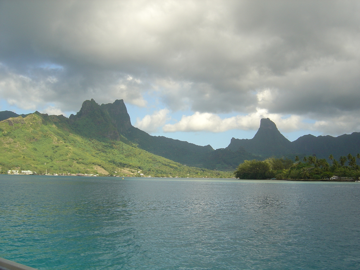 Picture Polynesia Moorea 2006-04 82 - City View Moorea