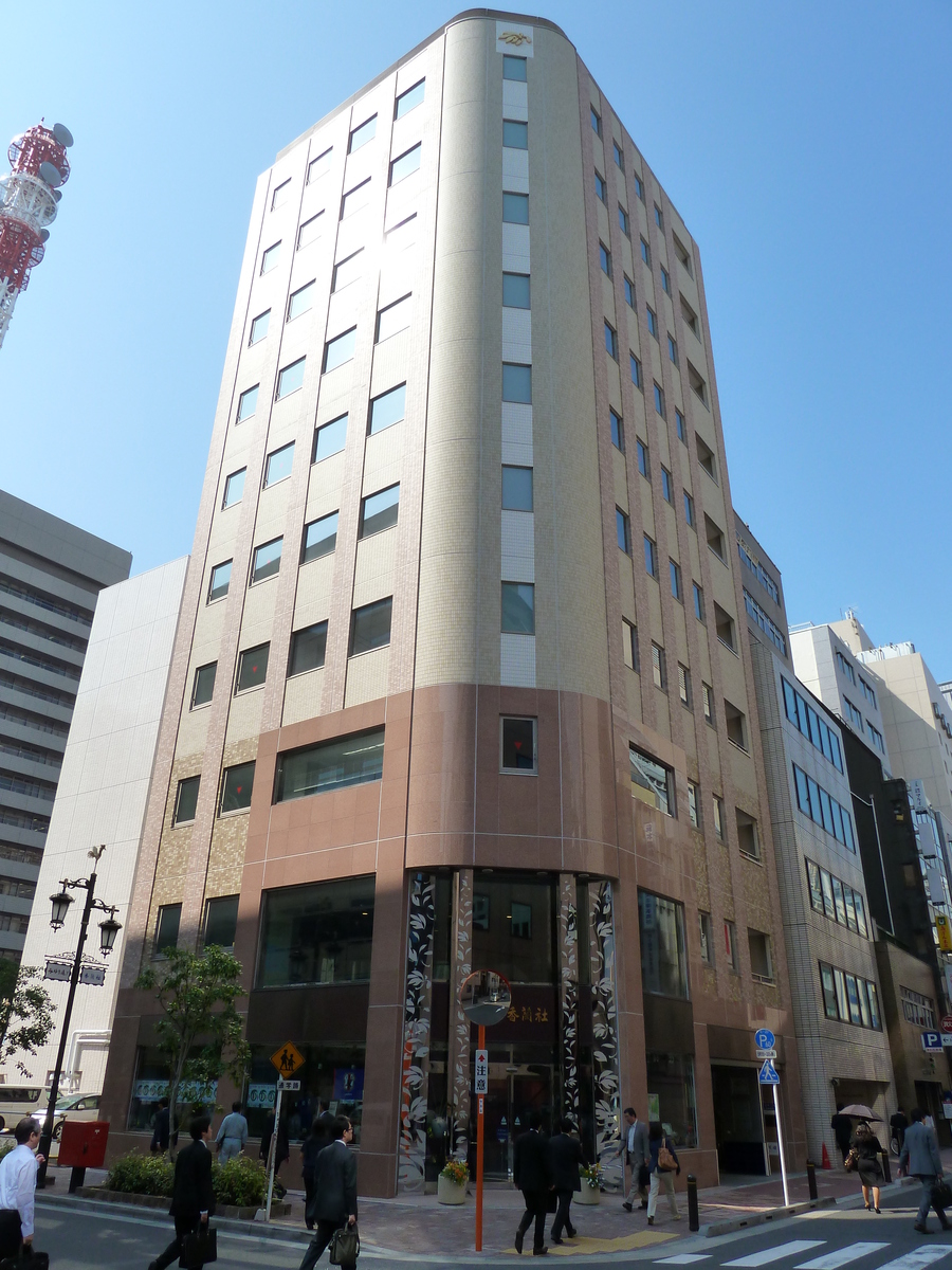 Picture Japan Tokyo Ginza 2010-06 34 - Hotel Pools Ginza