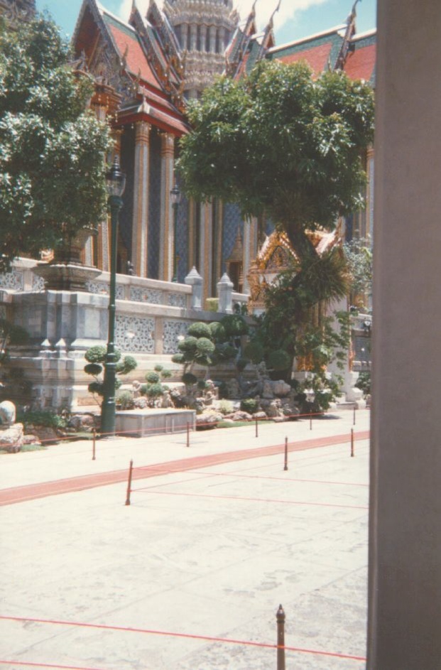 Picture Thailand Bangkok 1989-04 13 - Hotel Pool Bangkok