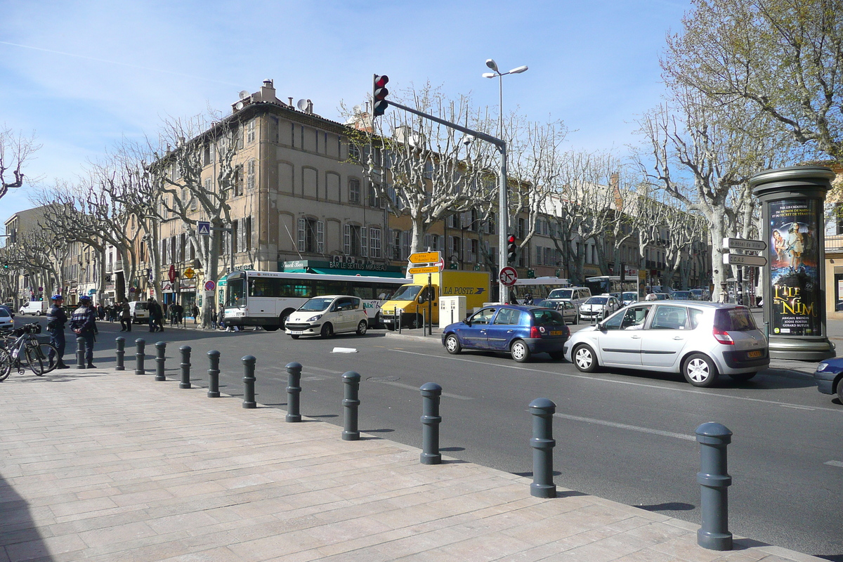 Picture France Aix en Provence Place du General de Gaulle 2008-04 16 - Waterfalls Place du General de Gaulle