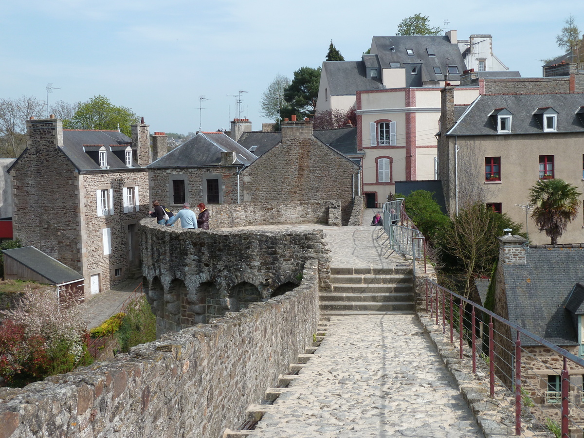 Picture France Dinan Dinan city walls 2010-04 44 - Sauna Dinan city walls