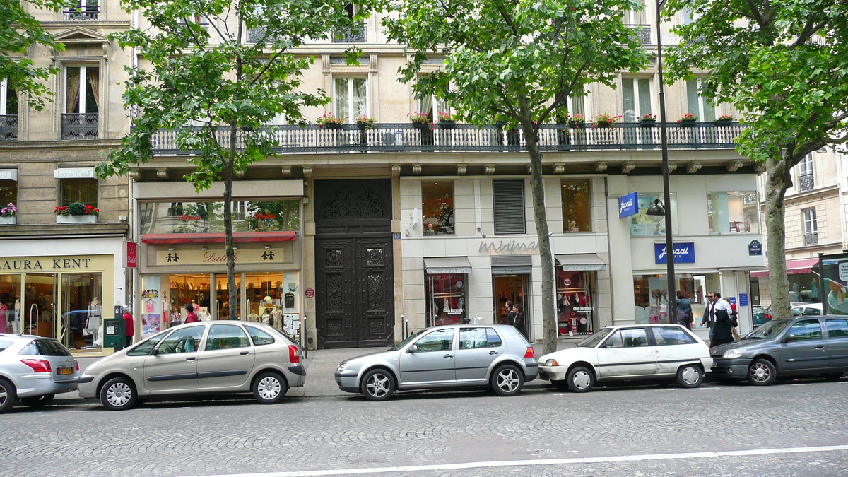 Picture France Paris 8th Arrondissement Rue Tronchet 2007-05 18 - Rentals Rue Tronchet