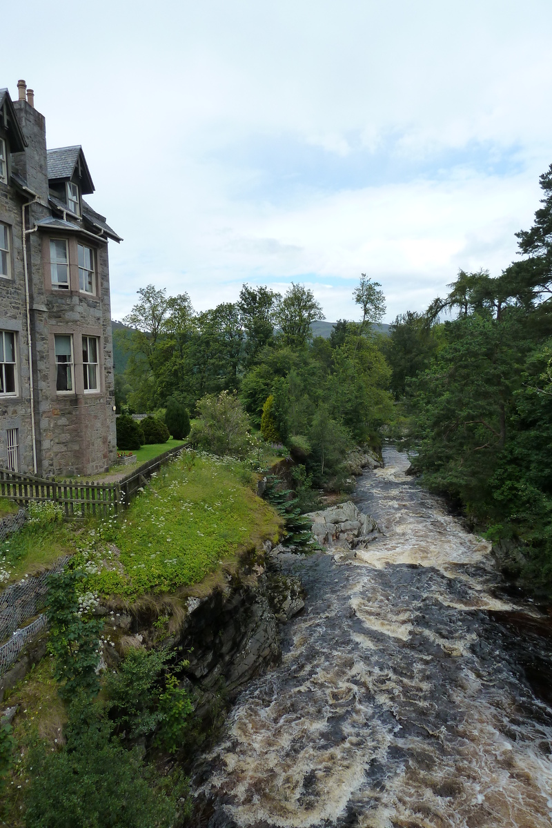 Picture United Kingdom Scotland Braemar 2011-07 21 - Monument Braemar