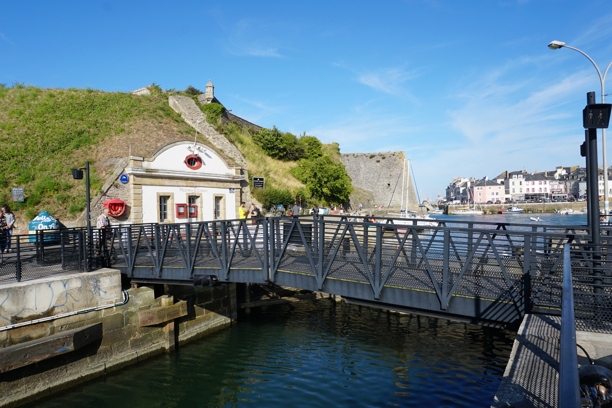 Picture France Belle-Ile 2016-08 4 - Waterfall Belle-Ile