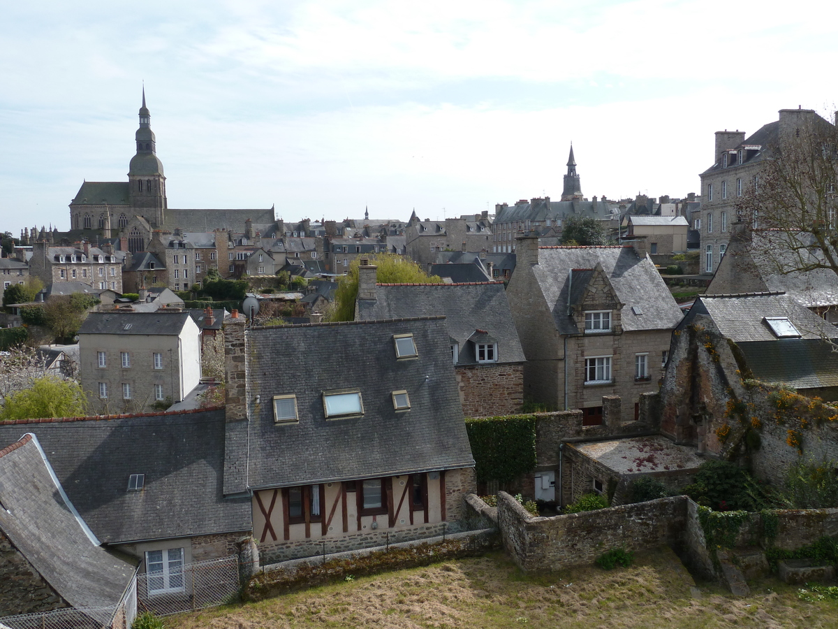 Picture France Dinan Dinan city walls 2010-04 3 - Hotel Dinan city walls