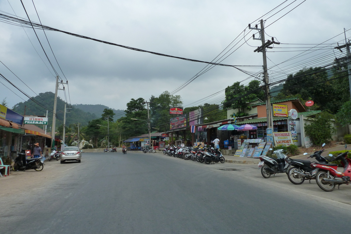 Picture Thailand Ko Chang Island road 2011-02 6 - Sauna Island road