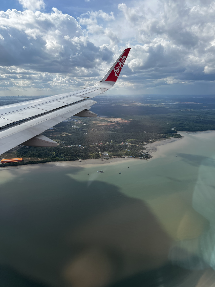 Picture Singapore Plane 2023-01 13 - Lakes Plane