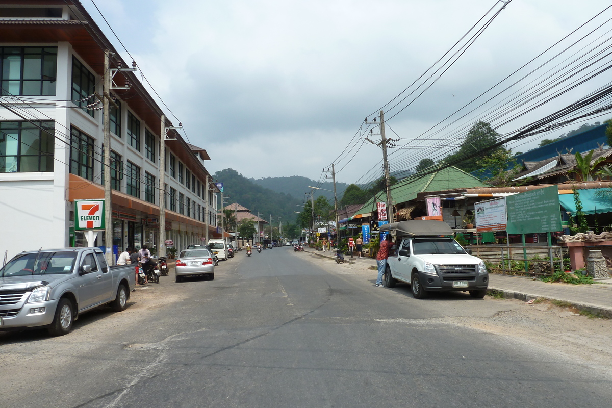 Picture Thailand Ko Chang Island road 2011-02 18 - Hot Season Island road