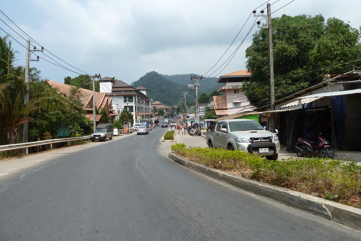 Picture Thailand Ko Chang Island road 2011-02 12 - Spring Island road