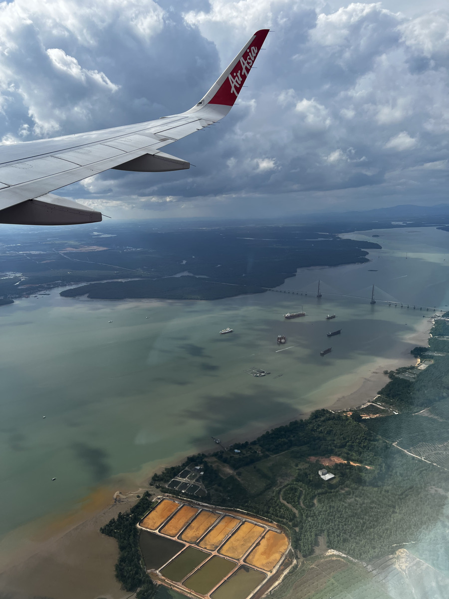 Picture Singapore Plane 2023-01 4 - Land Plane