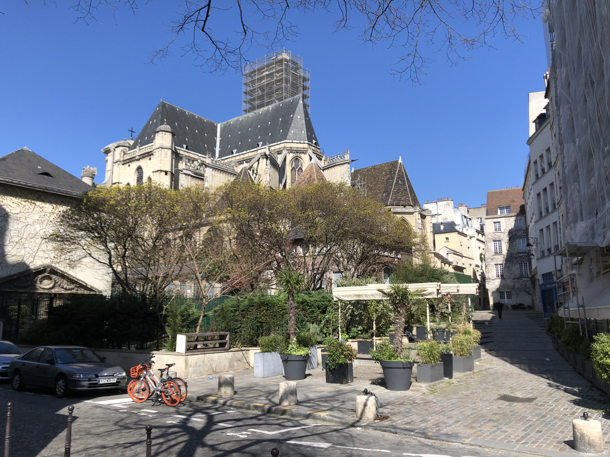 Picture France Paris lockdown 2020-03 88 - Hotel Pools Paris lockdown