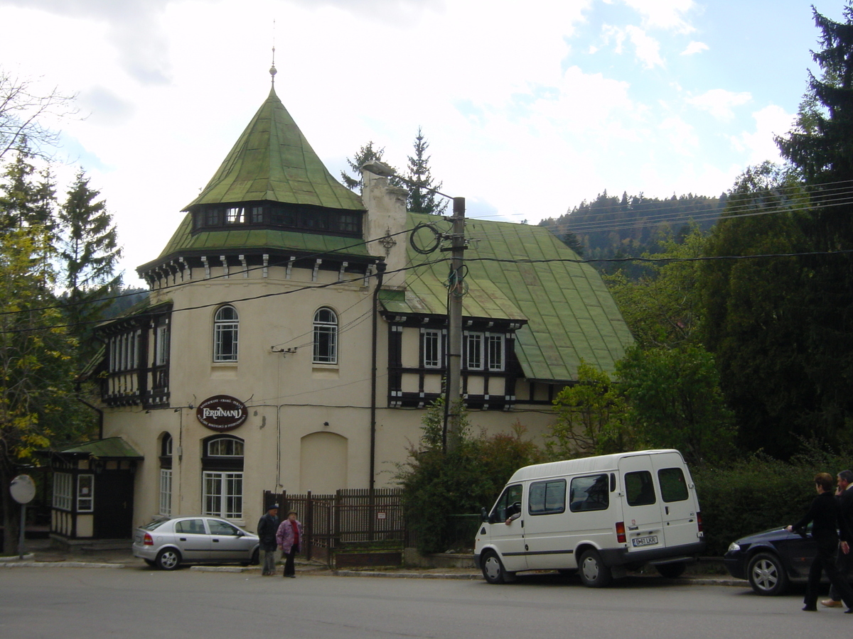 Picture Romania Sinaia 2003-10 76 - Hotel Pool Sinaia