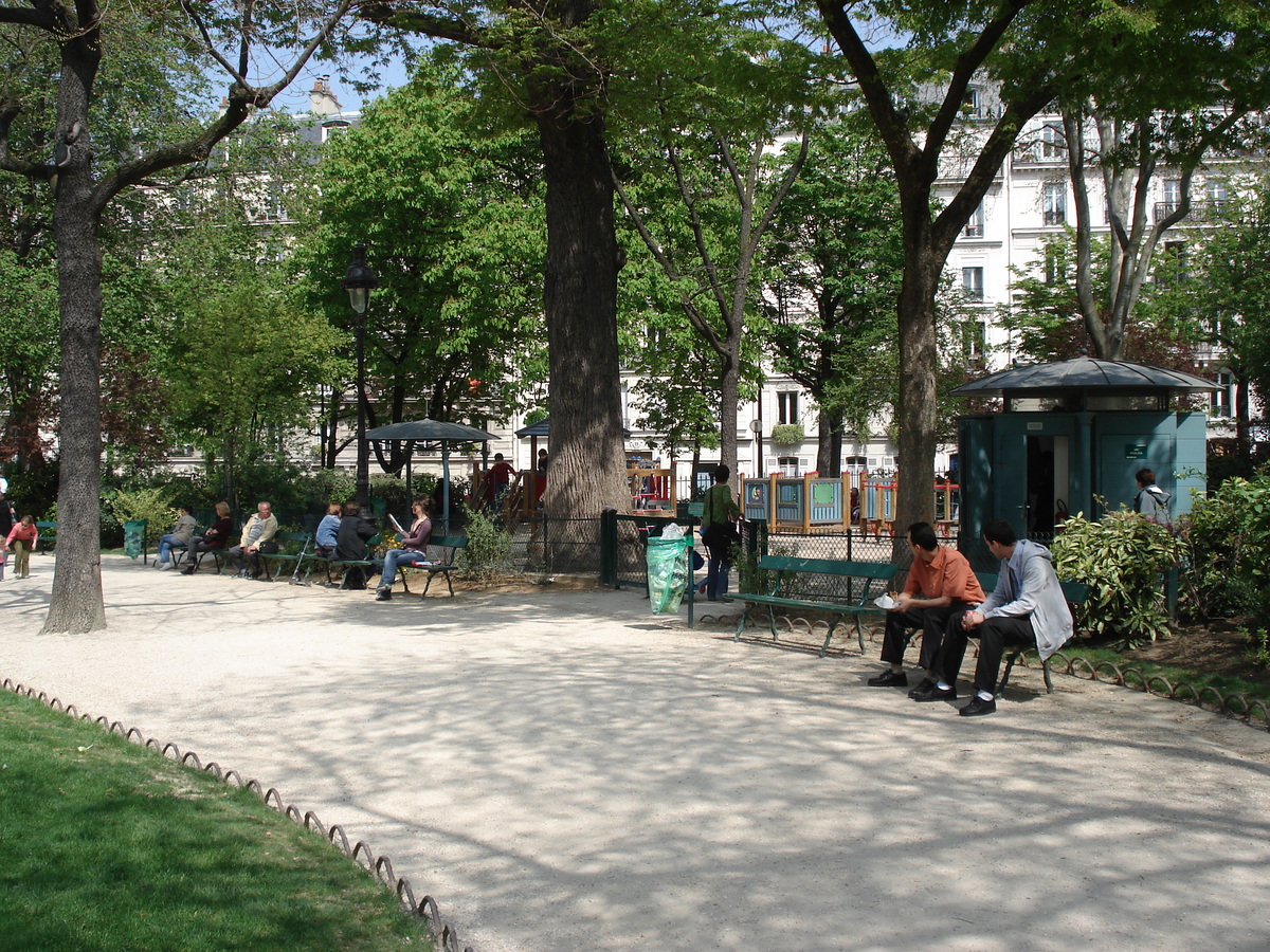 Picture France Paris Square des Batignolles 2006-04 12 - French Restaurant Square des Batignolles