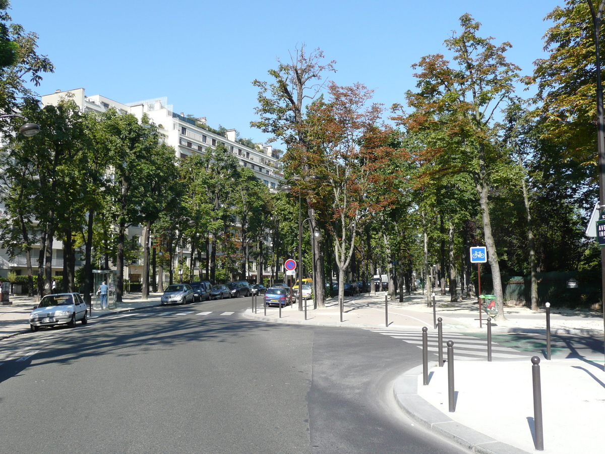 Picture France Paris Jardins du Ranelagh 2007-08 31 - Walking Street Jardins du Ranelagh