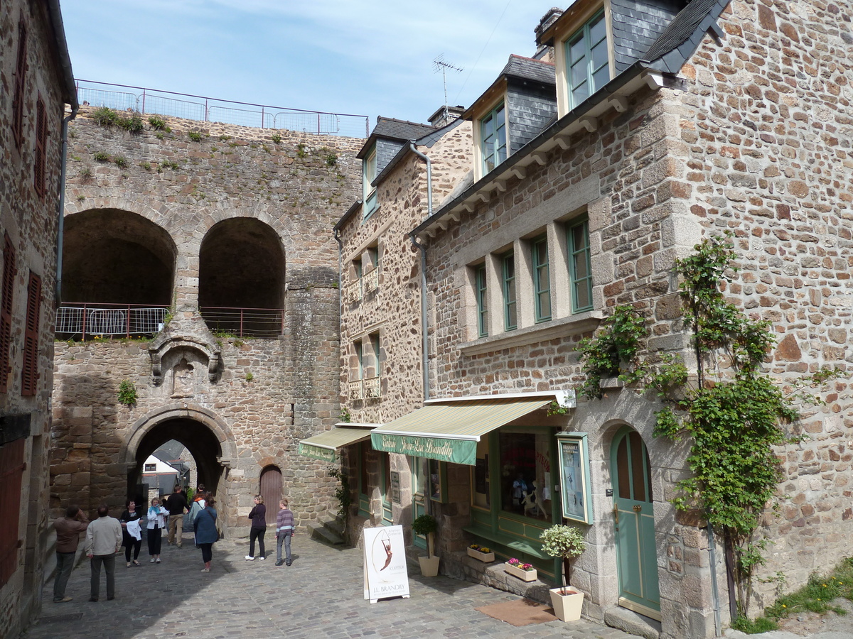 Picture France Dinan 2010-04 125 - Shopping Dinan