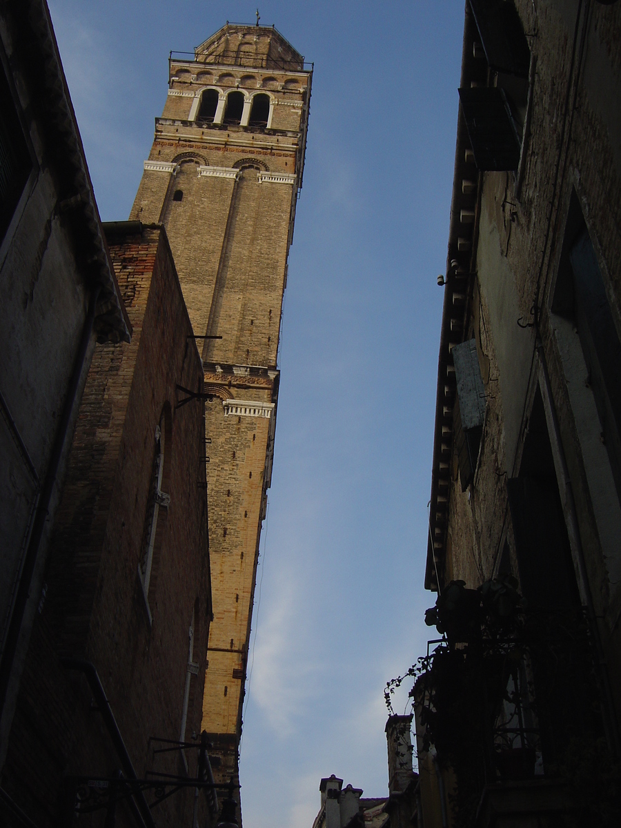 Picture Italy Venice 2005-03 179 - Streets Venice