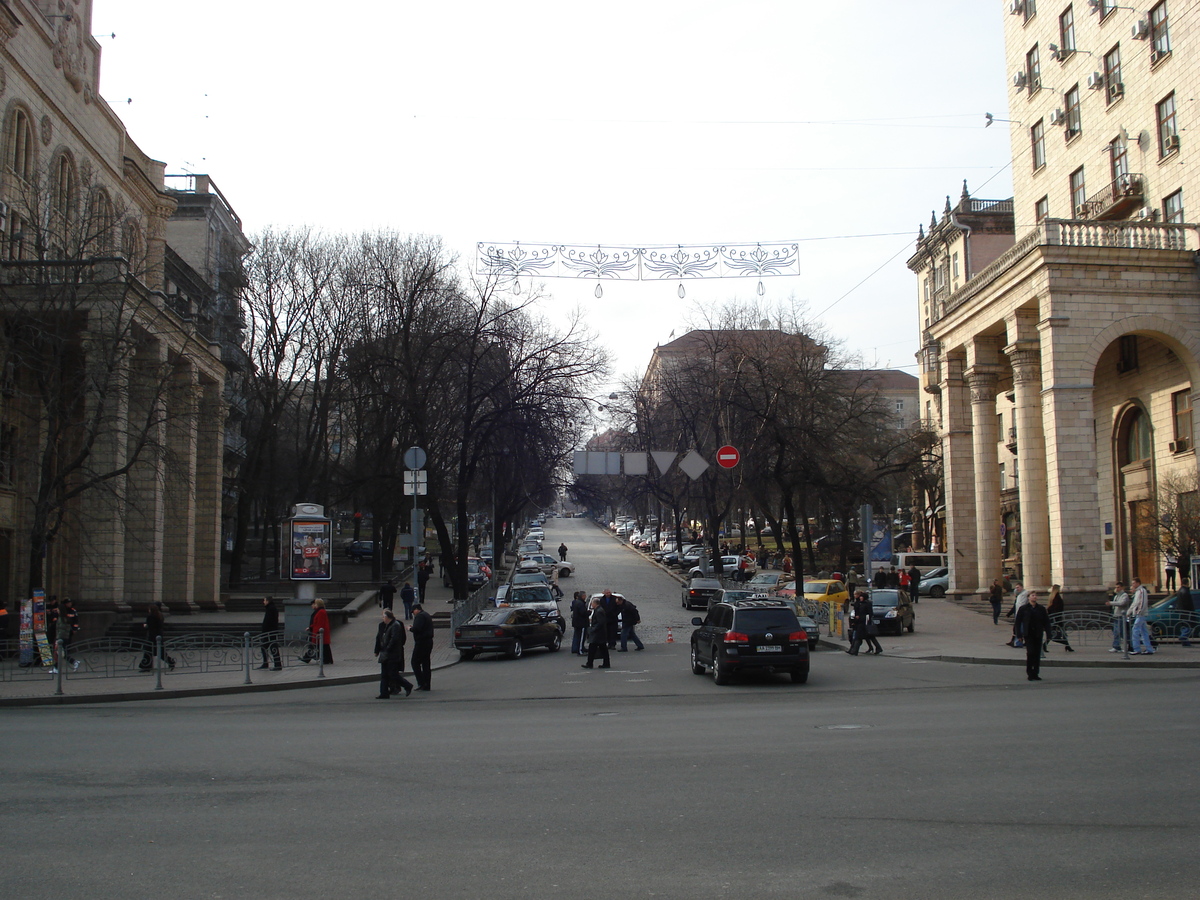 Picture Ukraine Kiev Kreschatyk Street 2007-03 16 - Waterfall Kreschatyk Street