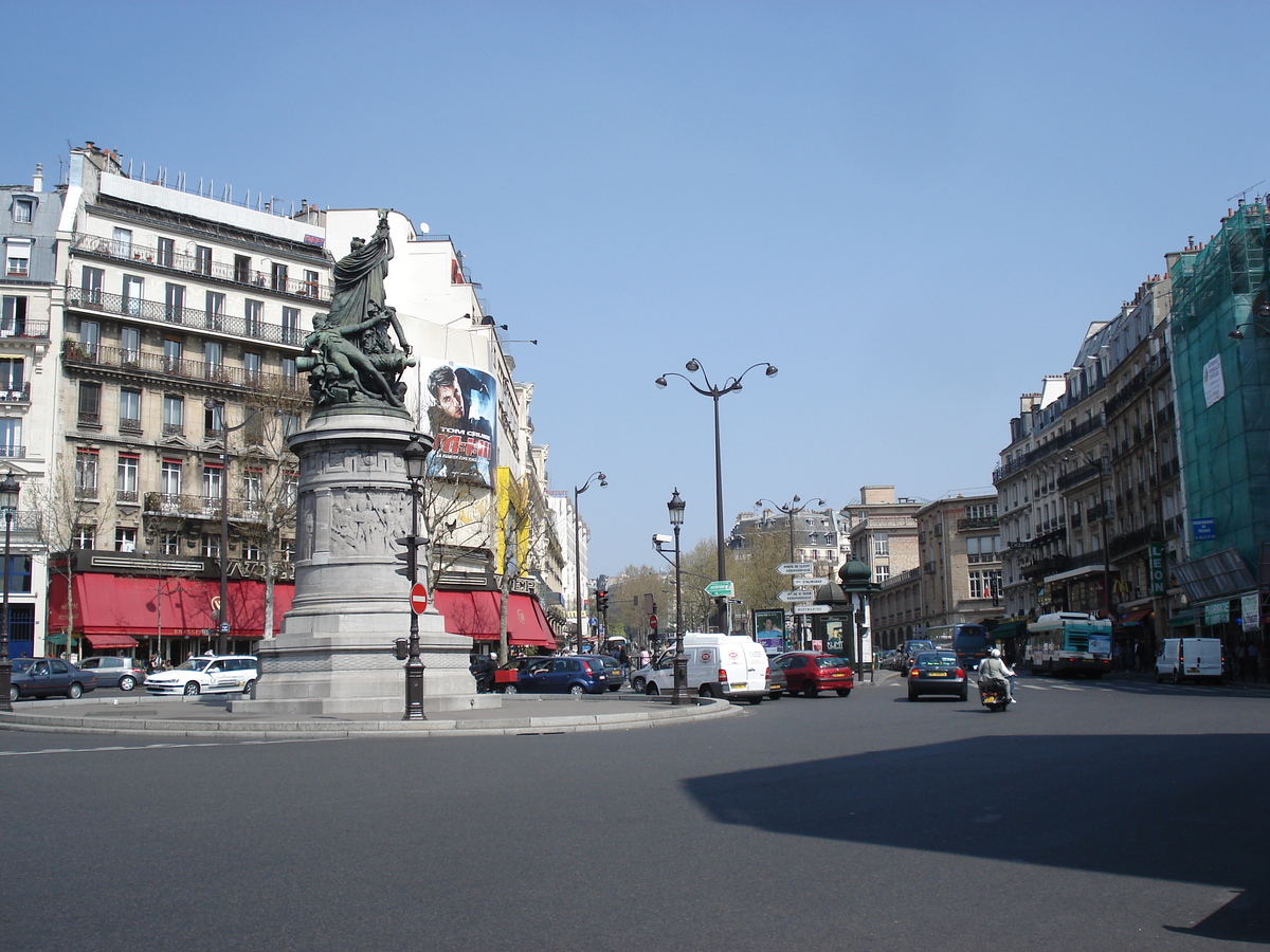 Picture France Paris 9th Arrondissement 2006-04 33 - Transport 9th Arrondissement