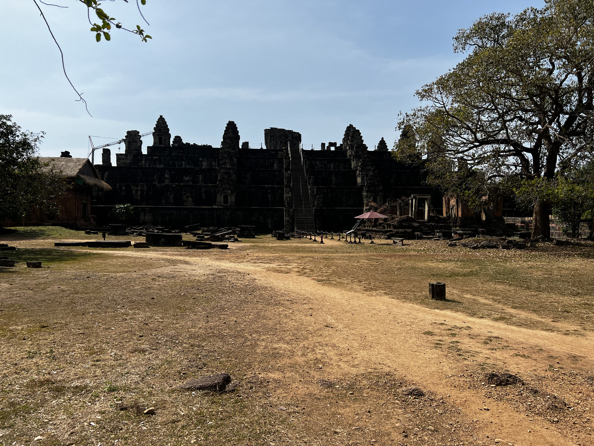 Picture Cambodia Siem Reap Phonom Bakheng 2023-01 15 - Monument Phonom Bakheng