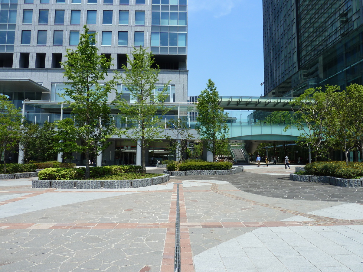 Picture Japan Tokyo Shiodome 2010-06 2 - Waterfalls Shiodome