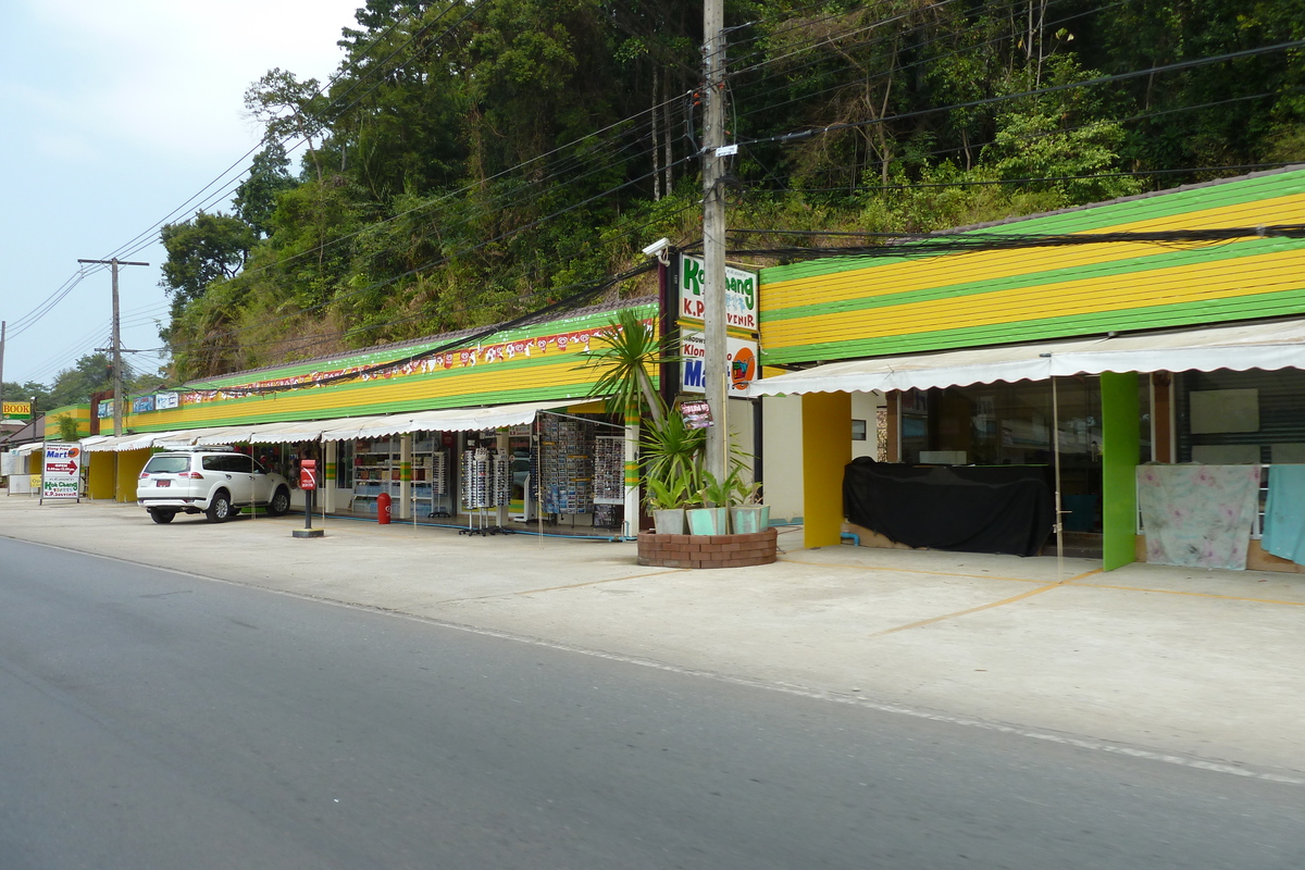 Picture Thailand Ko Chang Island road 2011-02 48 - City Sights Island road