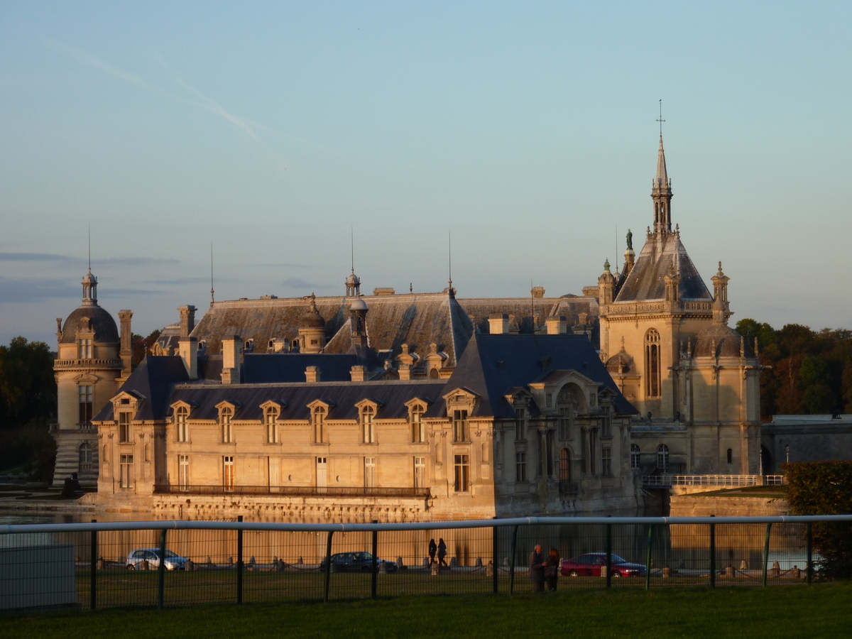 Picture France Chantilly 2009-10 25 - Monument Chantilly