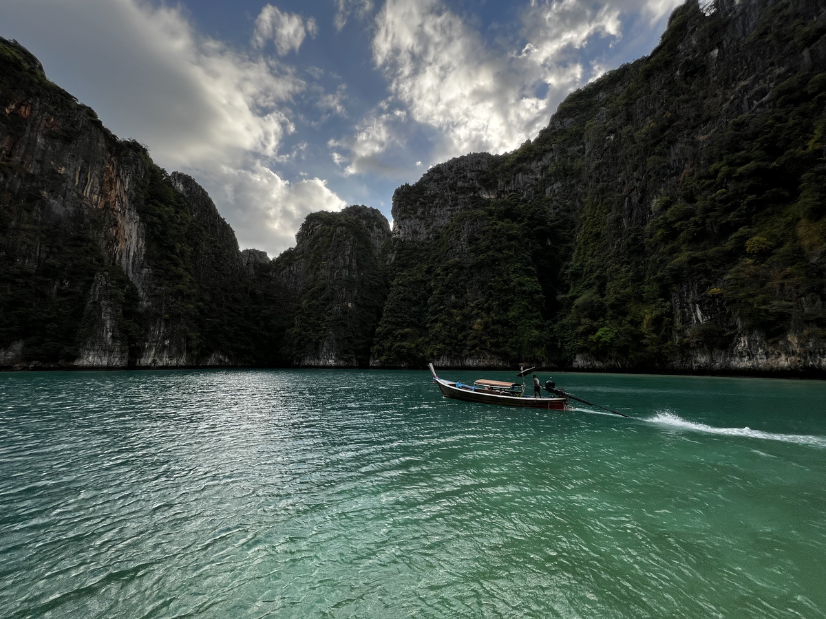 Picture Thailand Ko Phi Phi Ley 2021-12 146 - Lake Ko Phi Phi Ley