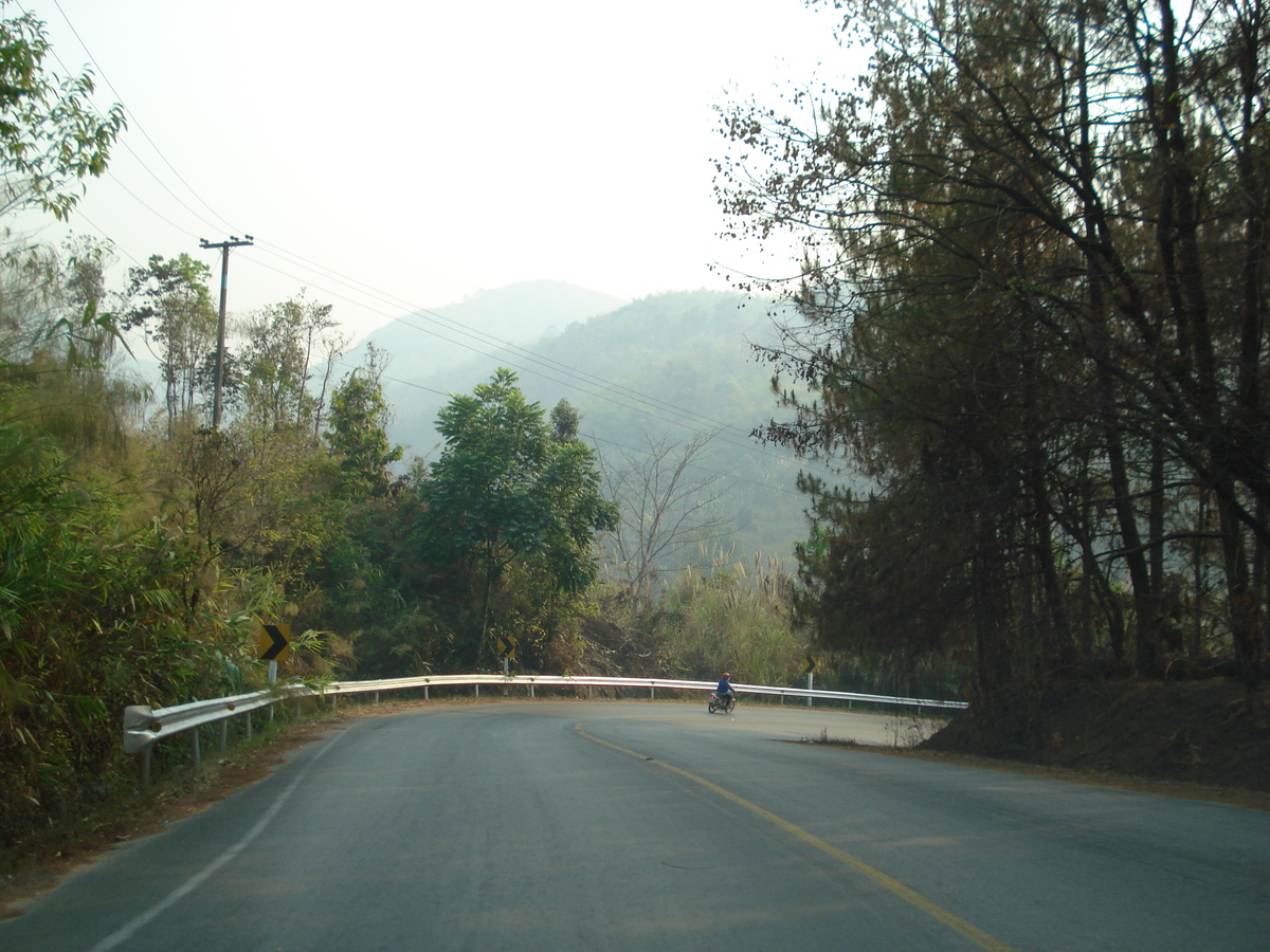 Picture Thailand Chiang Mai to Pai road 2007-02 14 - Monument Chiang Mai to Pai road