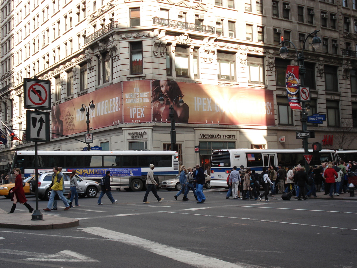 Picture United States New York Up Broadway 2006-03 4 - Rain Season Up Broadway