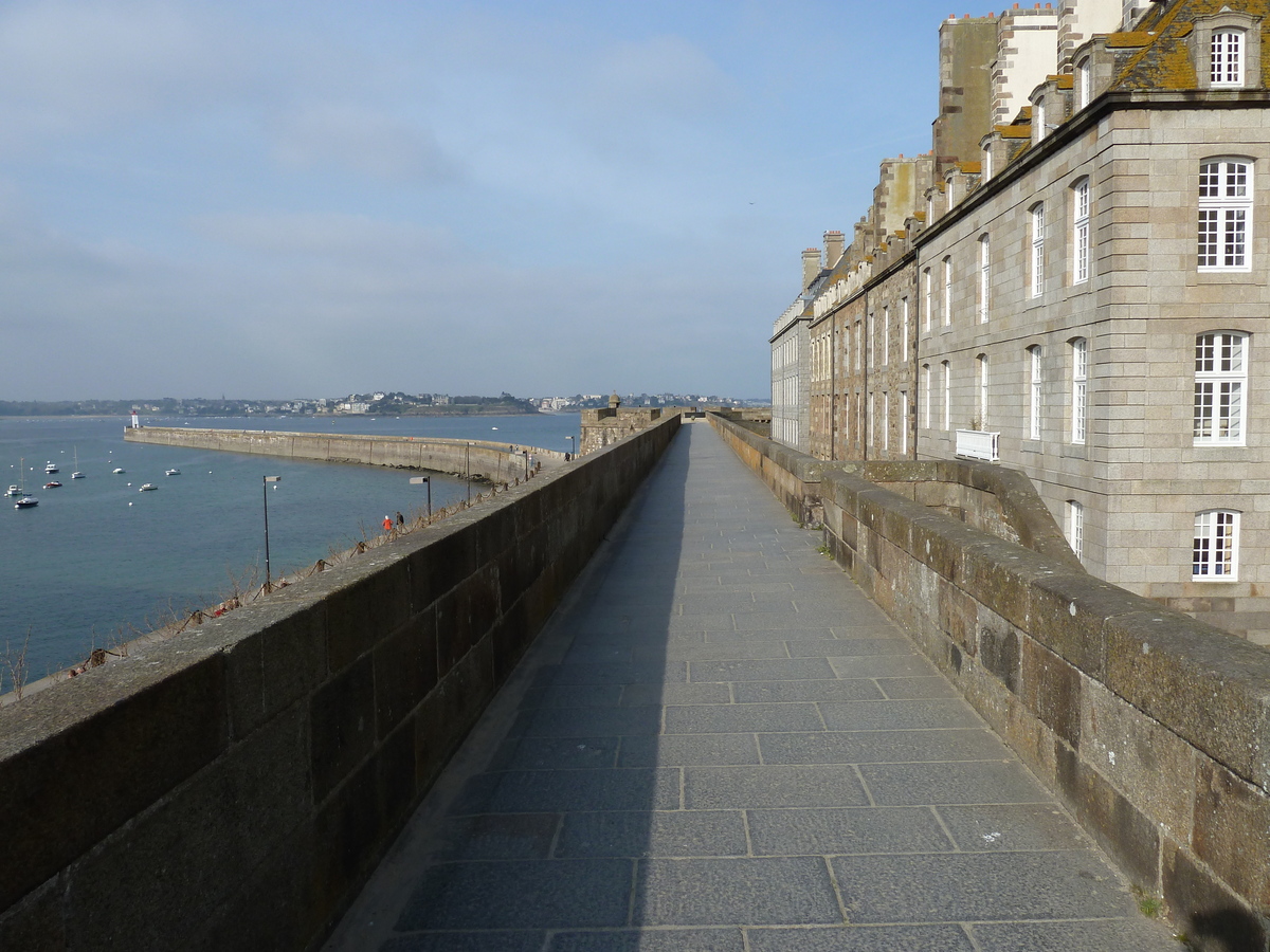 Picture France St Malo 2010-04 61 - Accomodation St Malo