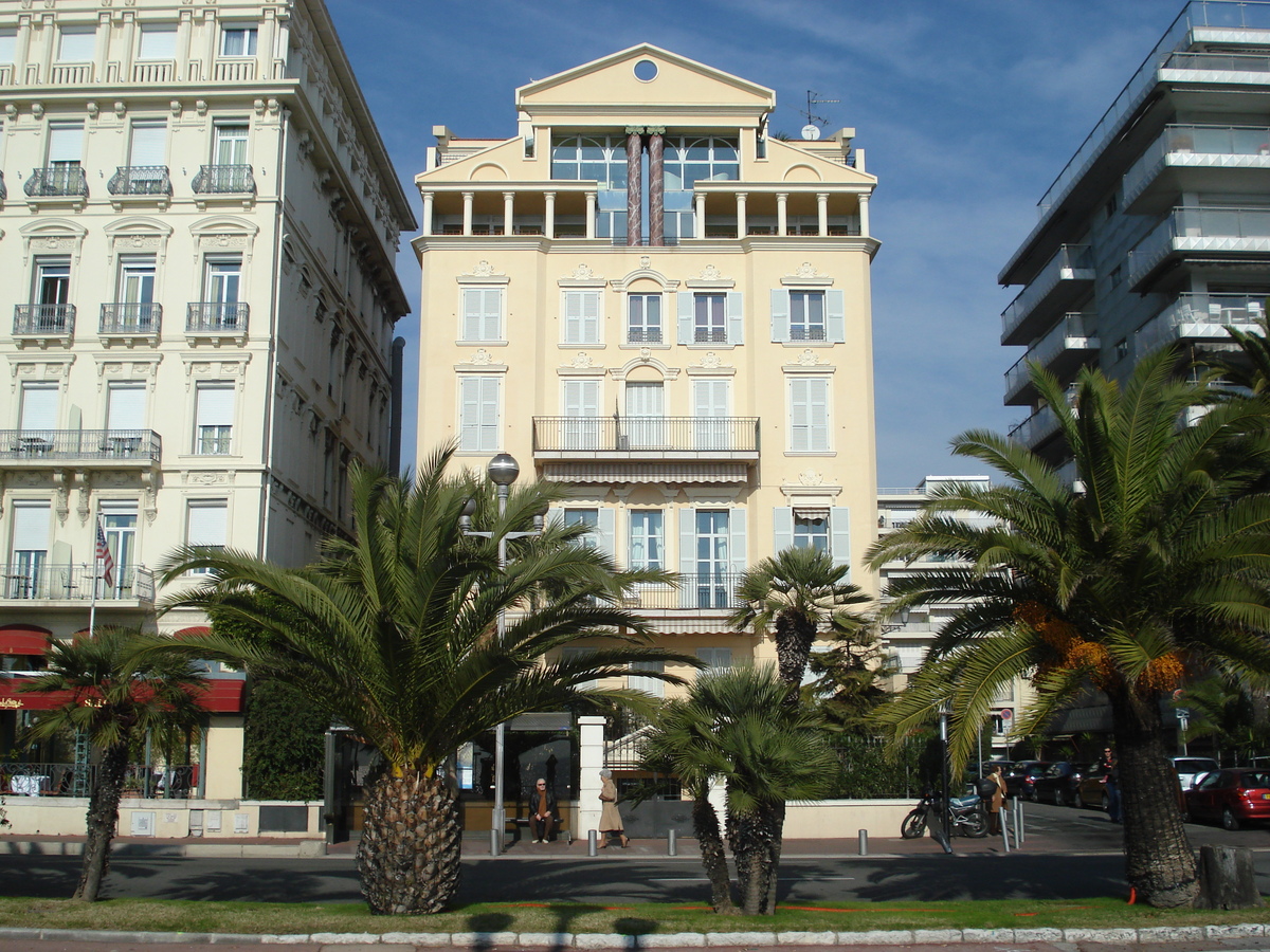 Picture France Nice 2007-02 83 - Walking Street Nice