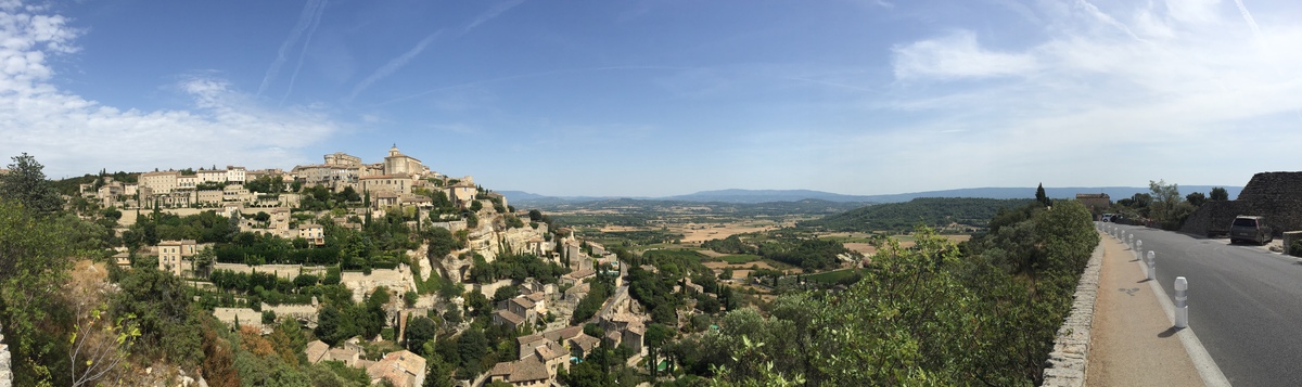 Picture France Gordes 2017-08 37 - Walking Street Gordes