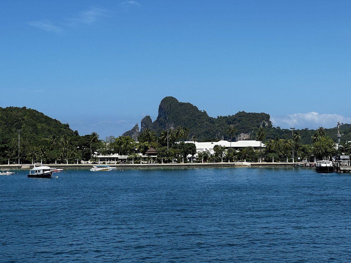 Picture Thailand Phuket to Ko Phi Phi Ferry 2021-12 101 - Restaurants Phuket to Ko Phi Phi Ferry