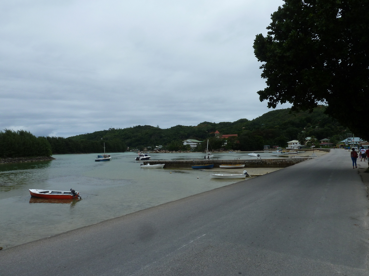 Picture Seychelles Praslin 2011-10 211 - Restaurant Praslin