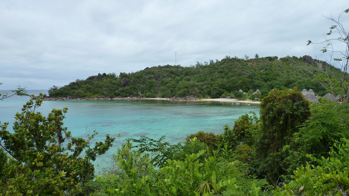 Picture Seychelles Praslin 2011-10 169 - Street Praslin