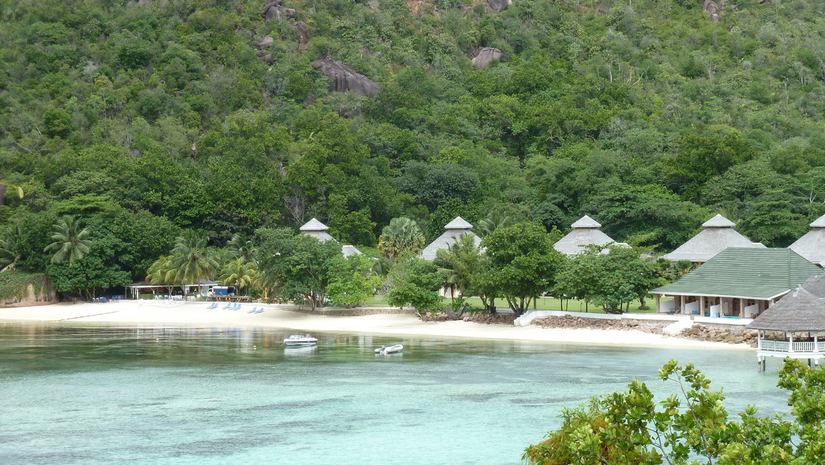 Picture Seychelles Praslin 2011-10 179 - Streets Praslin