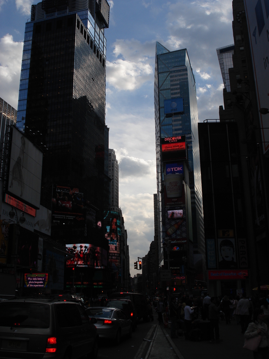 Picture United States New York Time Square 2006-03 24 - French Restaurant Time Square