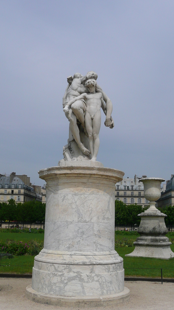 Picture France Paris Garden of Tuileries 2007-05 296 - Lake Garden of Tuileries