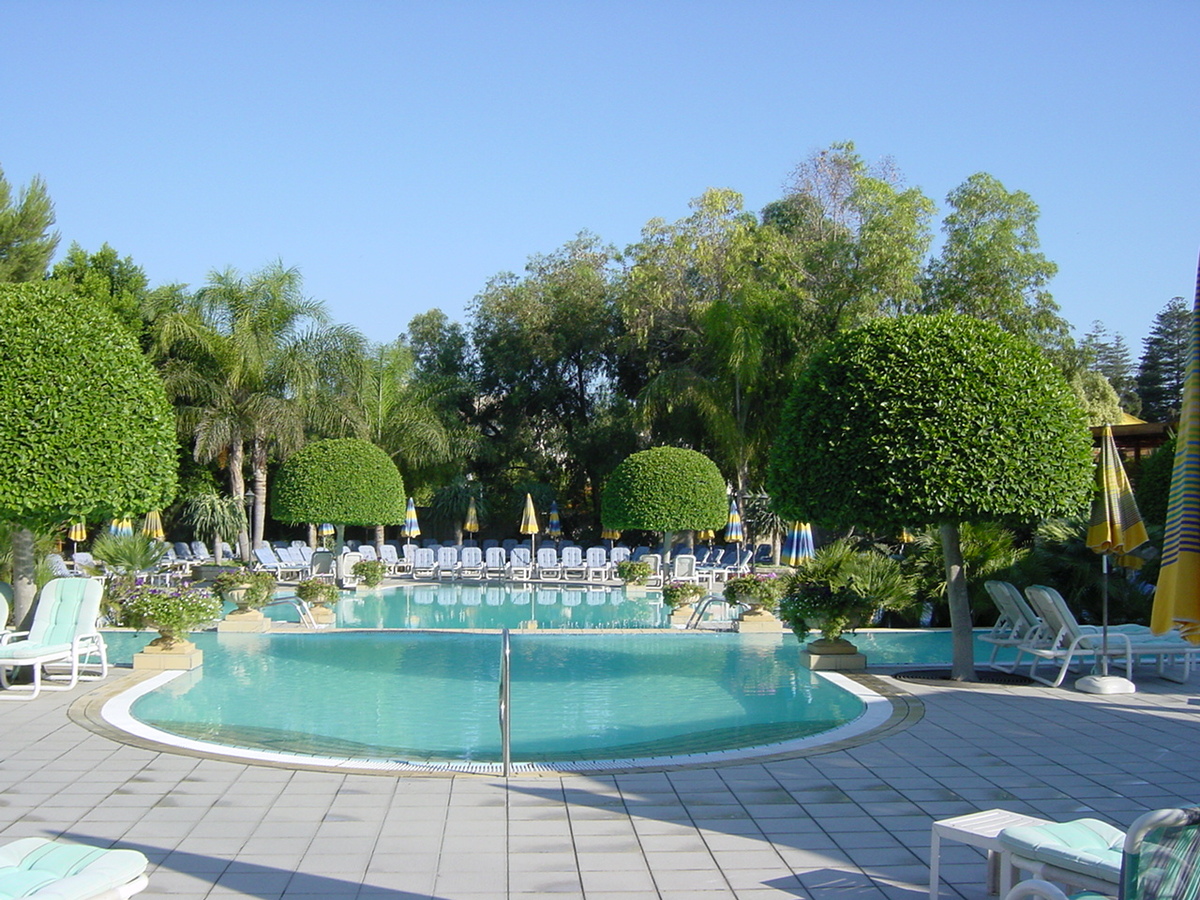 Picture Malta Corinthia Palace Hotel 2001-08 14 - Hotel Pool Corinthia Palace Hotel