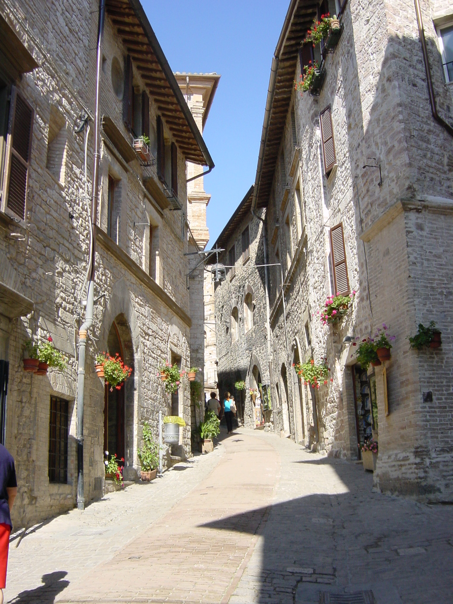 Picture Italy Assisi 2002-07 9 - Street Assisi