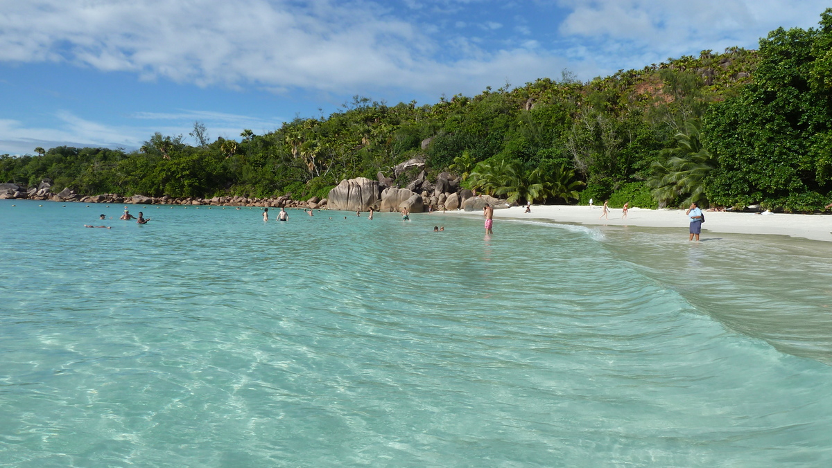 Picture Seychelles Anse Lazio 2011-10 134 - Waterfall Anse Lazio