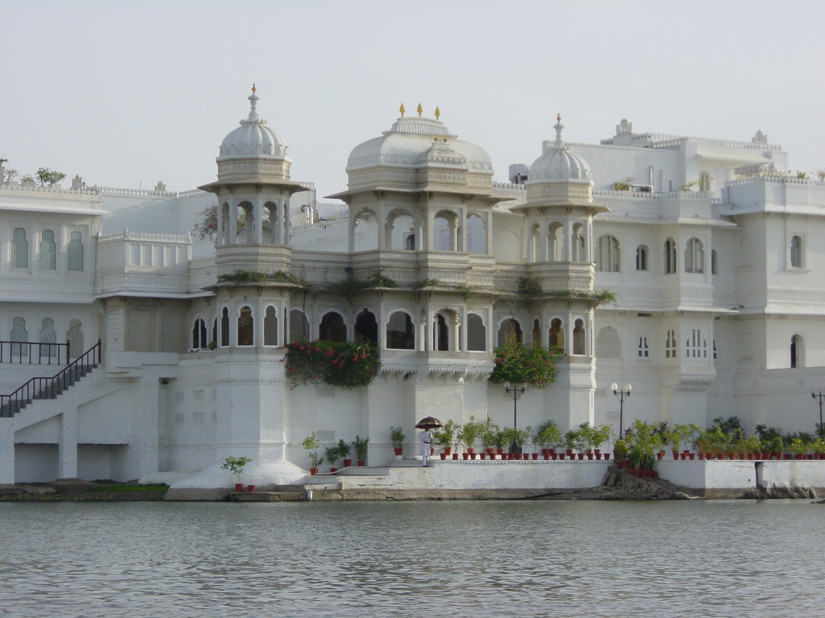 Picture India Udaipur Lake Palace Hotel 2003-05 57 - Sunrise Lake Palace Hotel