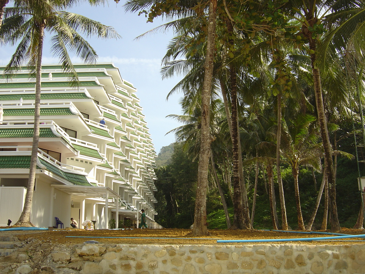 Picture Thailand Phuket Meridien Phuket Beach Hotel 2005-12 63 - Hotel Pools Meridien Phuket Beach Hotel