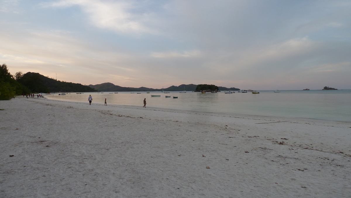 Picture Seychelles Praslin 2011-10 173 - Hotel Pools Praslin