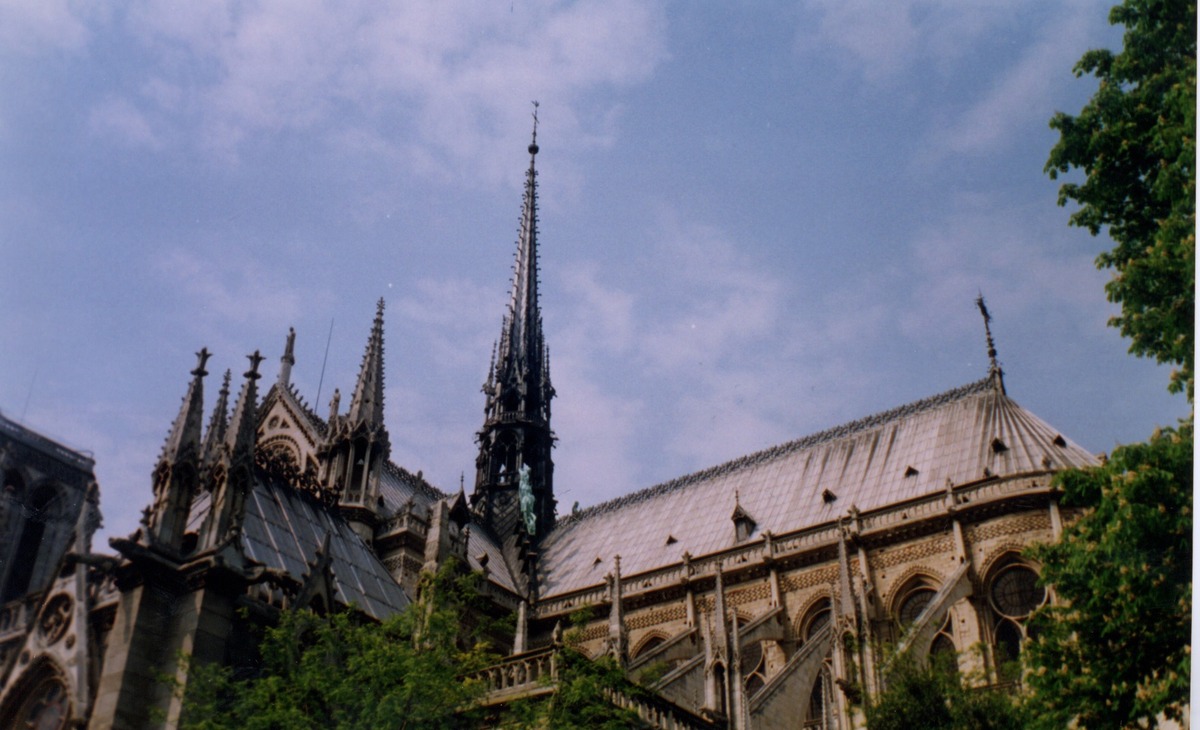 Picture France Paris Notre Dame 1996-05 11 - Cheap Room Notre Dame